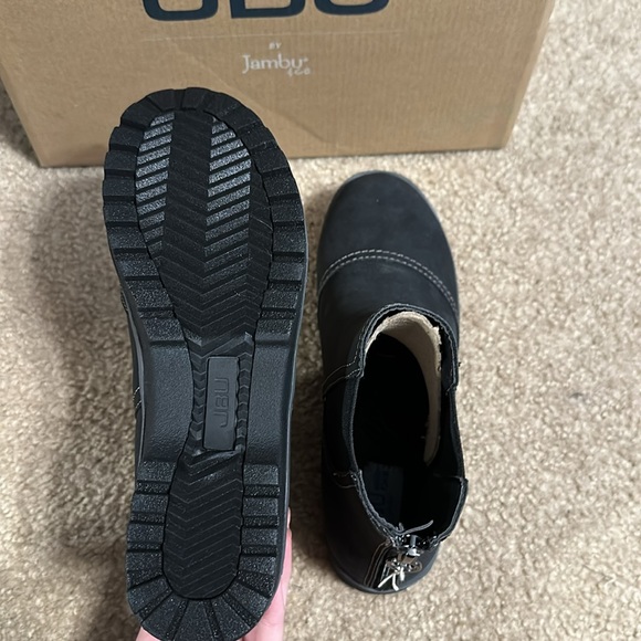 NWT!! JBU Water Resistant Ankle Boots!! - Picture 5 of 9